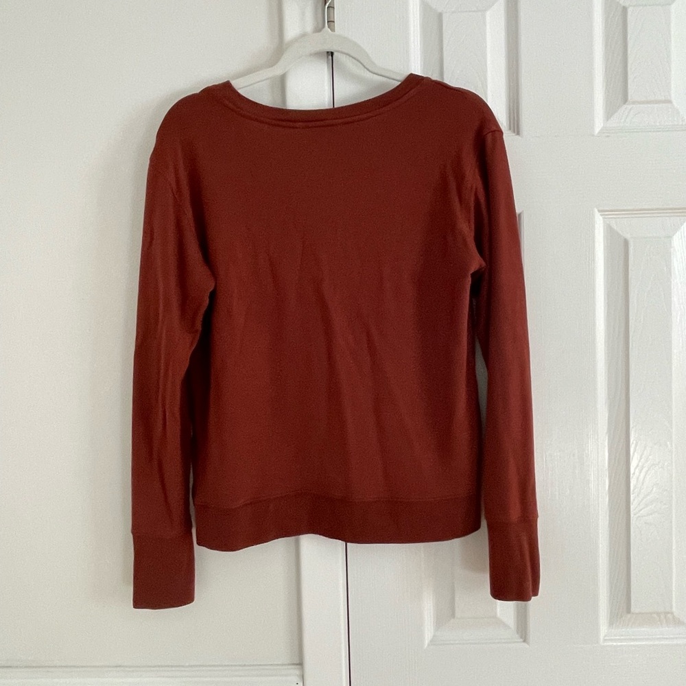 Athleta SUNRISE V-NECK SWEATSHIRT Sweater Fall - Picture 4 of 7